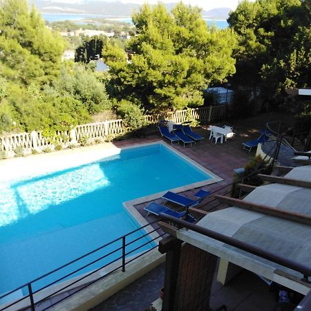 Villa Panoramica Immersa Nel Verde Porto Pino Eksteriør billede
