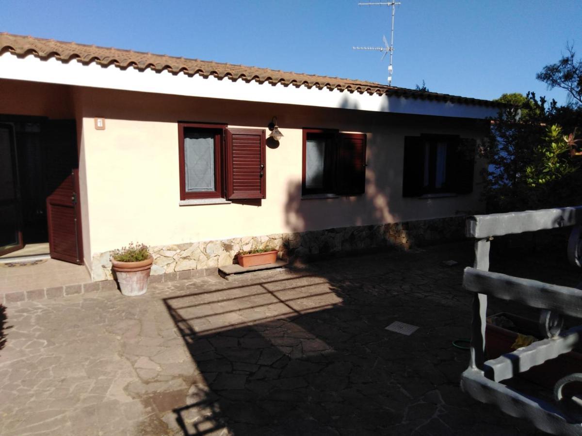Villa Panoramica Immersa Nel Verde Porto Pino Eksteriør billede