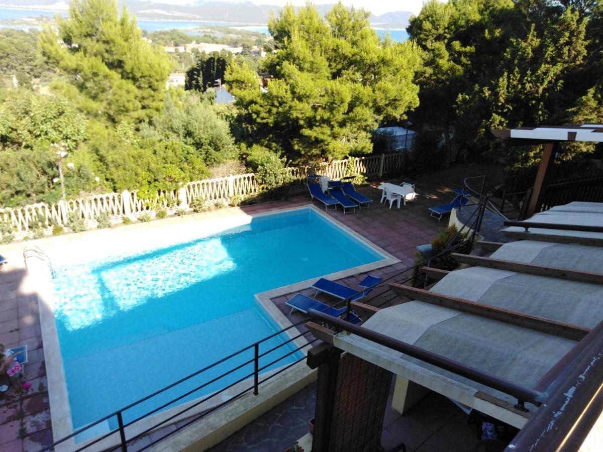 Villa Panoramica Immersa Nel Verde Porto Pino Eksteriør billede