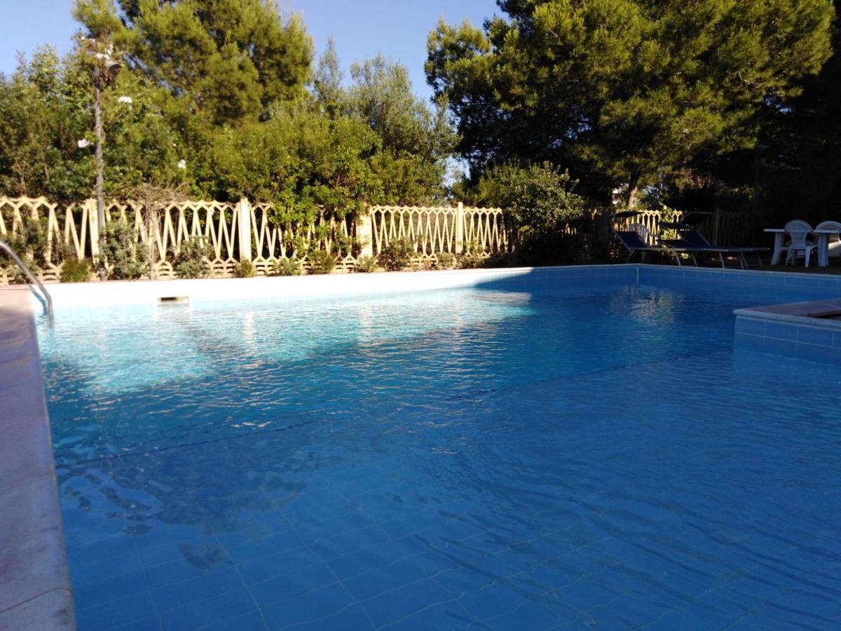 Villa Panoramica Immersa Nel Verde Porto Pino Eksteriør billede